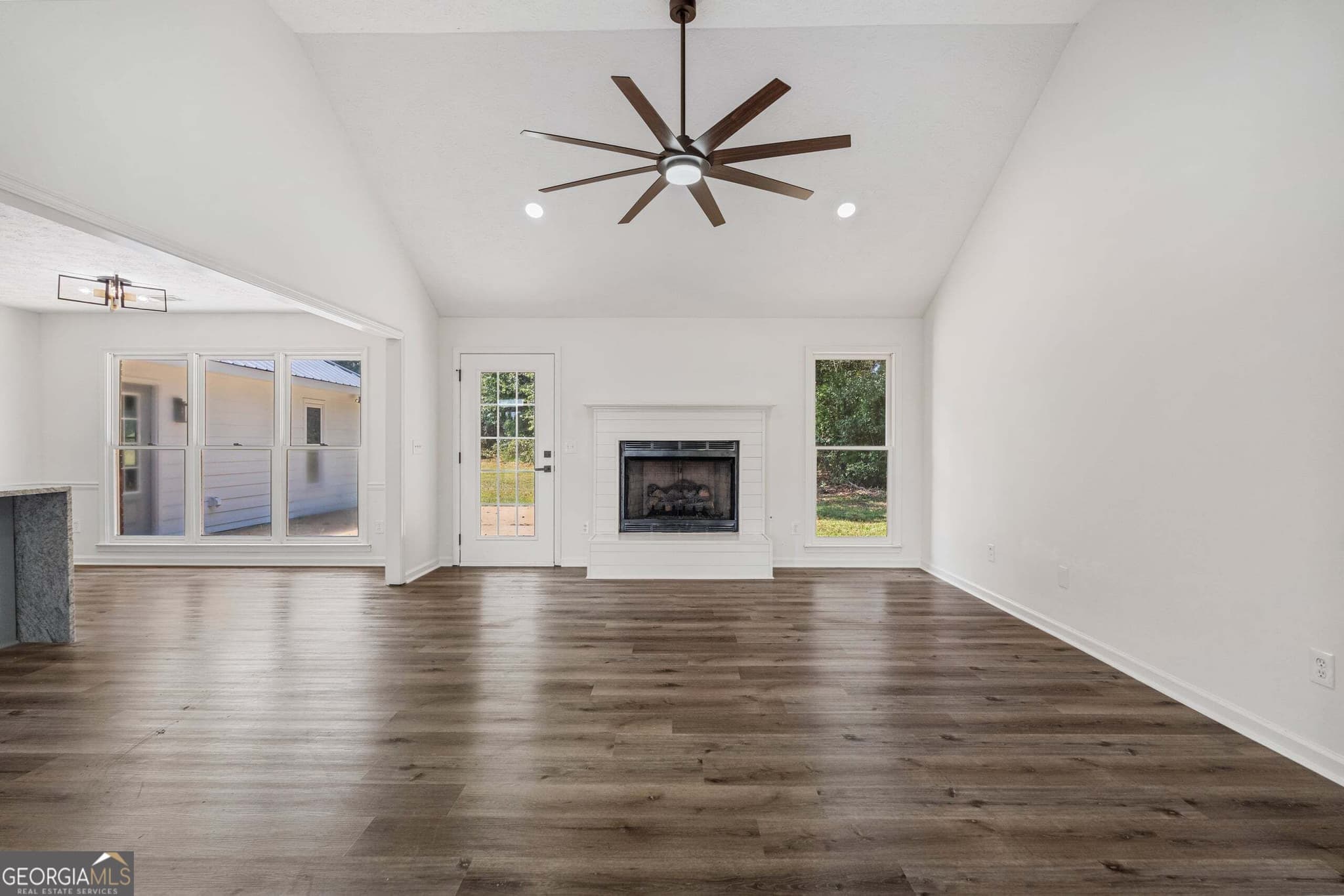3 bedroom, 2 bathroom, 2,296 sq ft single family residence for sale at 925 LEE ROAD 0238, Phenix City, AL 36870 — photo 4