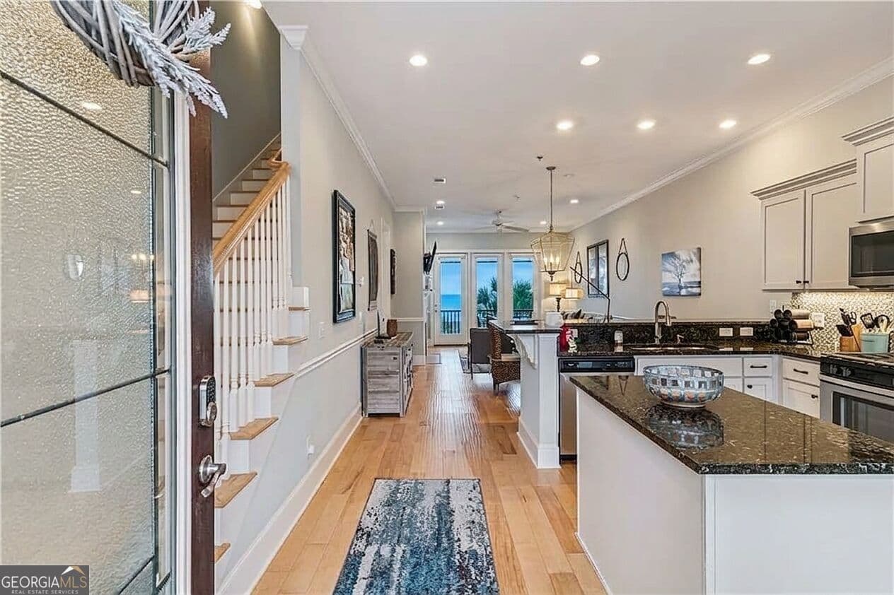 3 bedroom, 3.5 bathroom, 1,832 sq ft townhouse for sale at 172 Turtle Track Lane, Jekyll Island, GA 31527 — photo 7