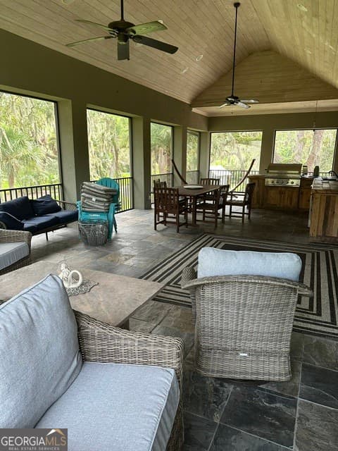 4 bedroom, 4.5 bathroom, 4,789 sq ft single family residence under contract at 150 Dark Creek Lane, Brunswick, GA 31525 — photo 4