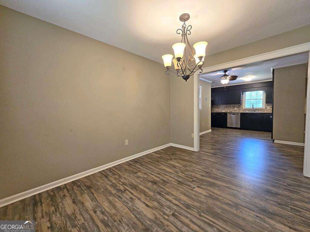 3 bedroom, 2 bathroom, 1,842 sq ft single family residence under contract at 3860 Camellia Drive, Valdosta, GA 31605 — photo 7