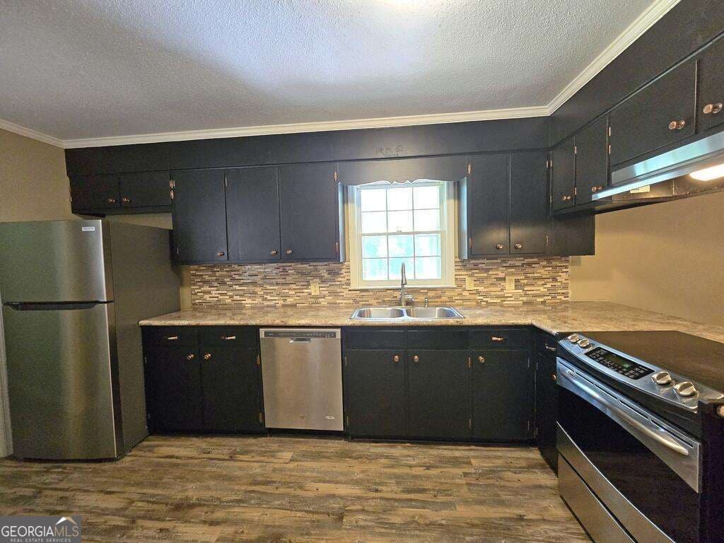 3 bedroom, 2 bathroom, 1,842 sq ft single family residence under contract at 3860 Camellia Drive, Valdosta, GA 31605 — photo 10