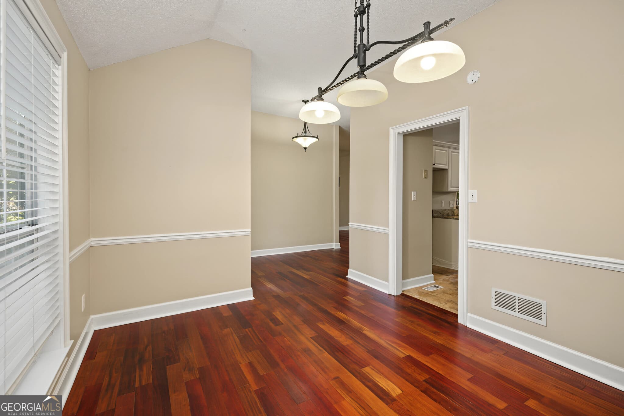 3 bedroom, 2 bathroom, 2,256 sq ft single family residence for sale at 20 Audubon Point, Newnan, GA 30265 — photo 7