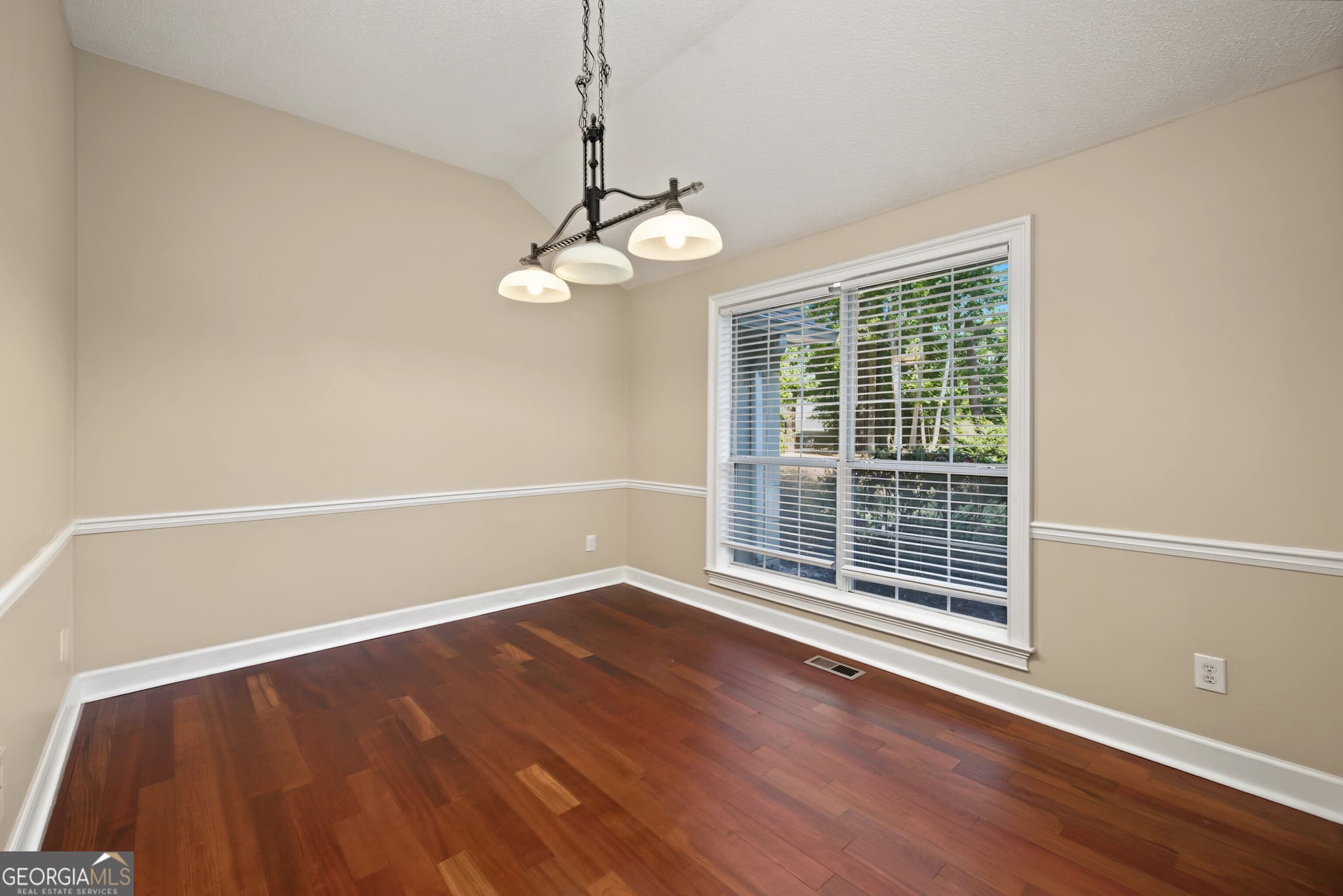 3 bedroom, 2 bathroom, 2,256 sq ft single family residence for sale at 20 Audubon Point, Newnan, GA 30265 — photo 8