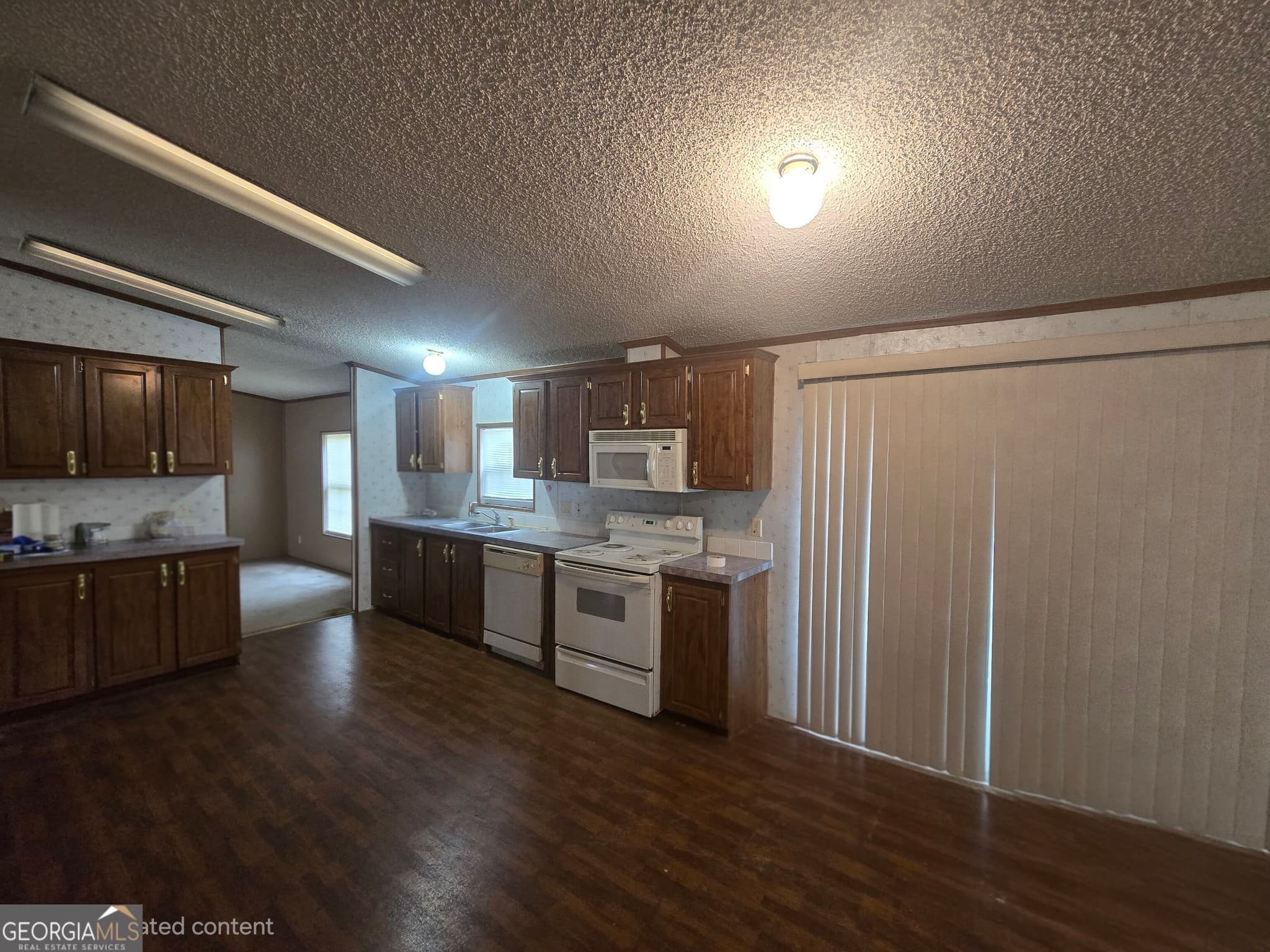 4 bedroom, 2 bathroom, 2,560 sq ft manufactured home,single family residence for sale at 1737 Brook Run Drive, Register, GA 30452 — photo 5
