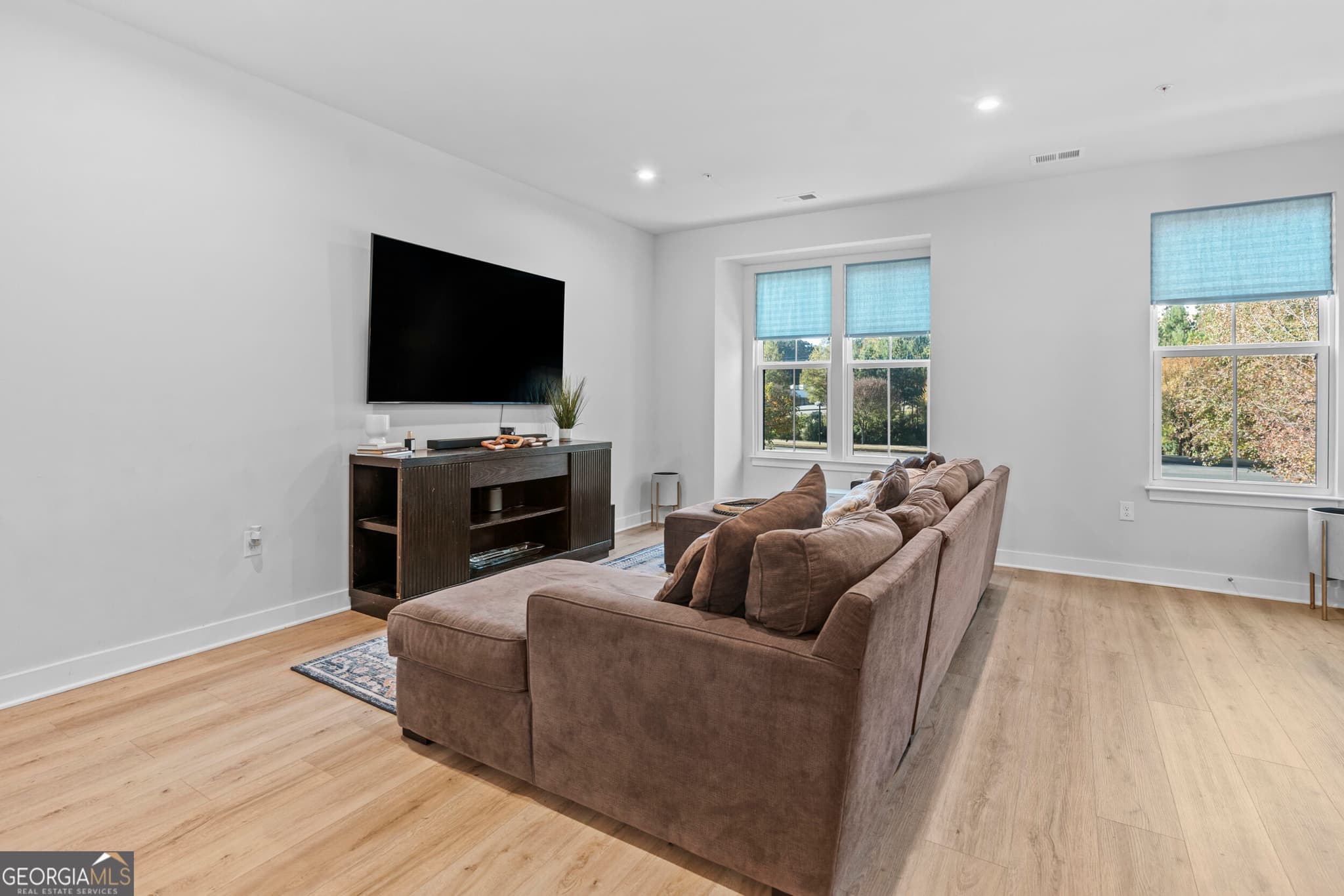4 bedroom, 3.5 bathroom, 2,135 sq ft townhouse for sale at 205 Climbing Ivy Circle, Fayetteville, GA 30214 — photo 8