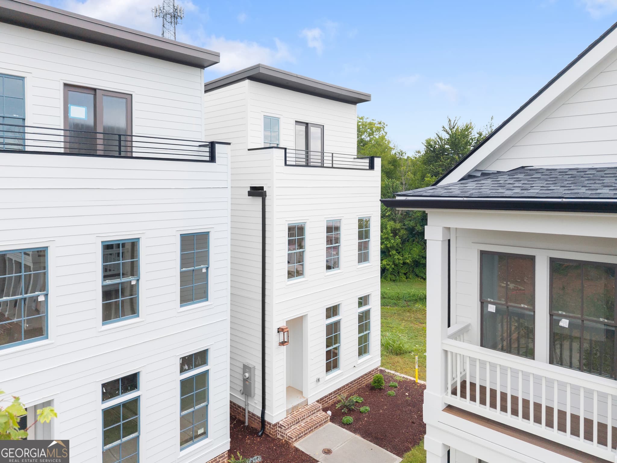 2 bedroom, 2.5 bathroom, 1,150 sq ft condominium for sale at 774 Trail View Court, Gainesville, GA 30501 — photo 1 of 26