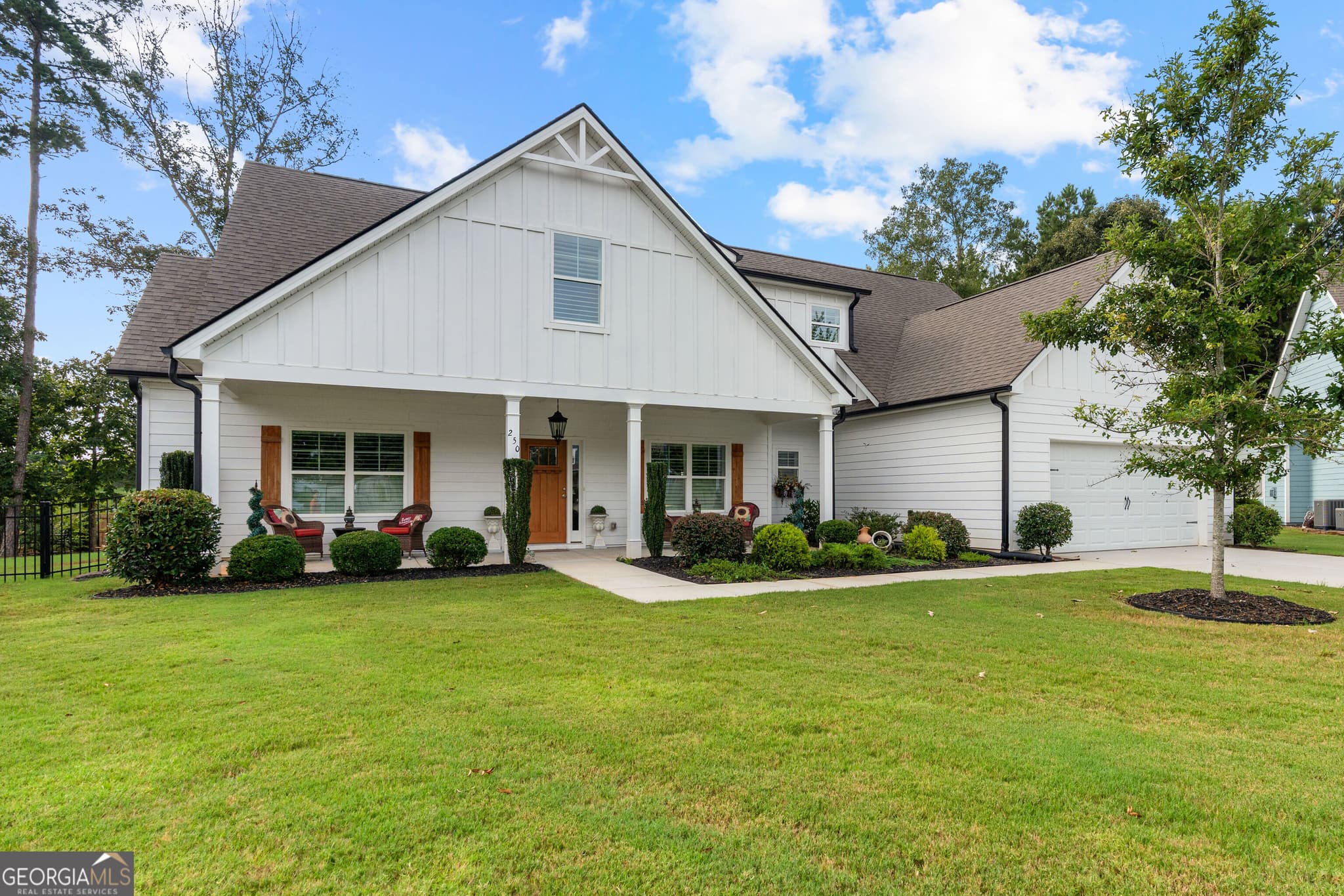 4 bedroom, 3 bathroom, 2,977 sq ft single family residence for sale at 250 Wet Stone Road, Senoia, GA 30276 — photo 1 of 48