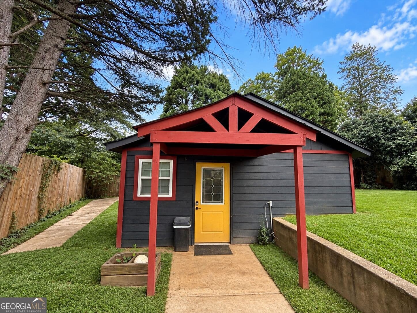 2 bedroom, 1 bathroom, 800 sq ft single family residence for rent at 756 Patricia Drive, Forest Park, GA 30297 for $1,400 a month — photo 1 of 11