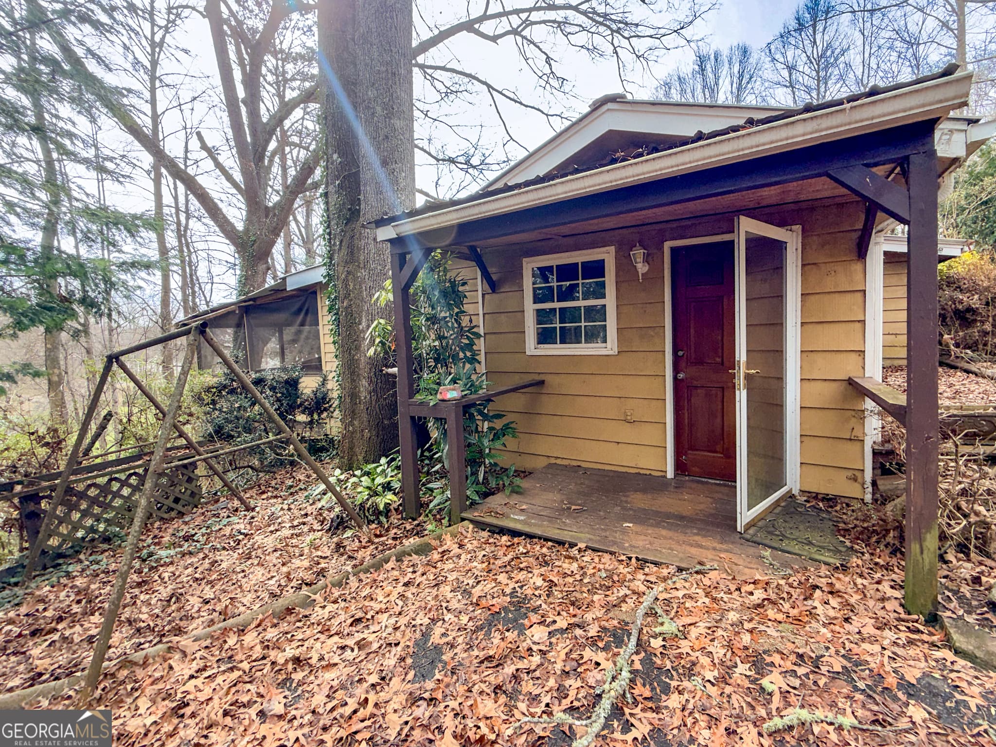 4 bedroom, 2 bathroom, 2,079 sq ft single family residence for sale at 2518 Bellview Lane, Young Harris, GA 30582 — photo 2