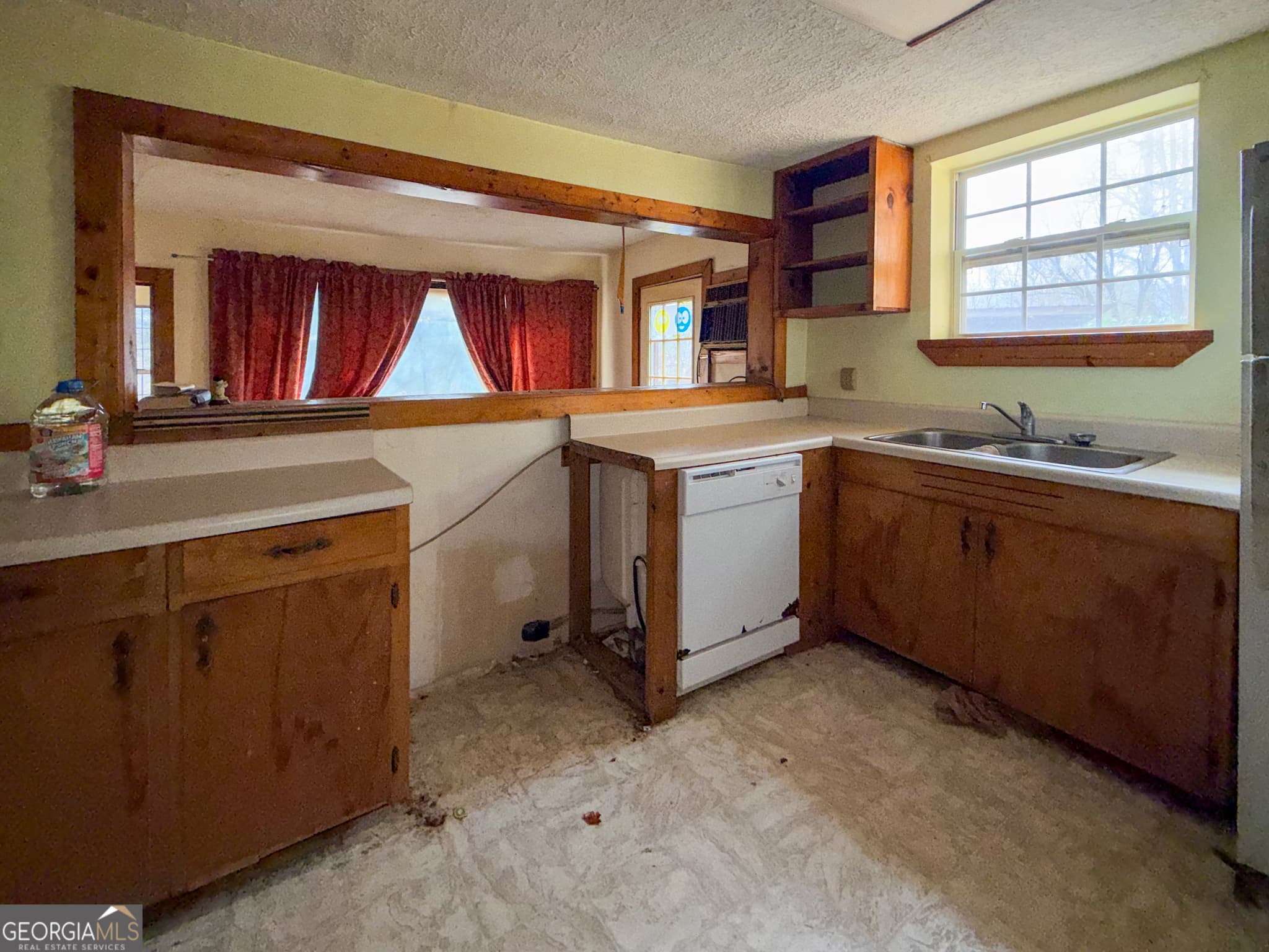 4 bedroom, 2 bathroom, 2,079 sq ft single family residence for sale at 2518 Bellview Lane, Young Harris, GA 30582 — photo 6
