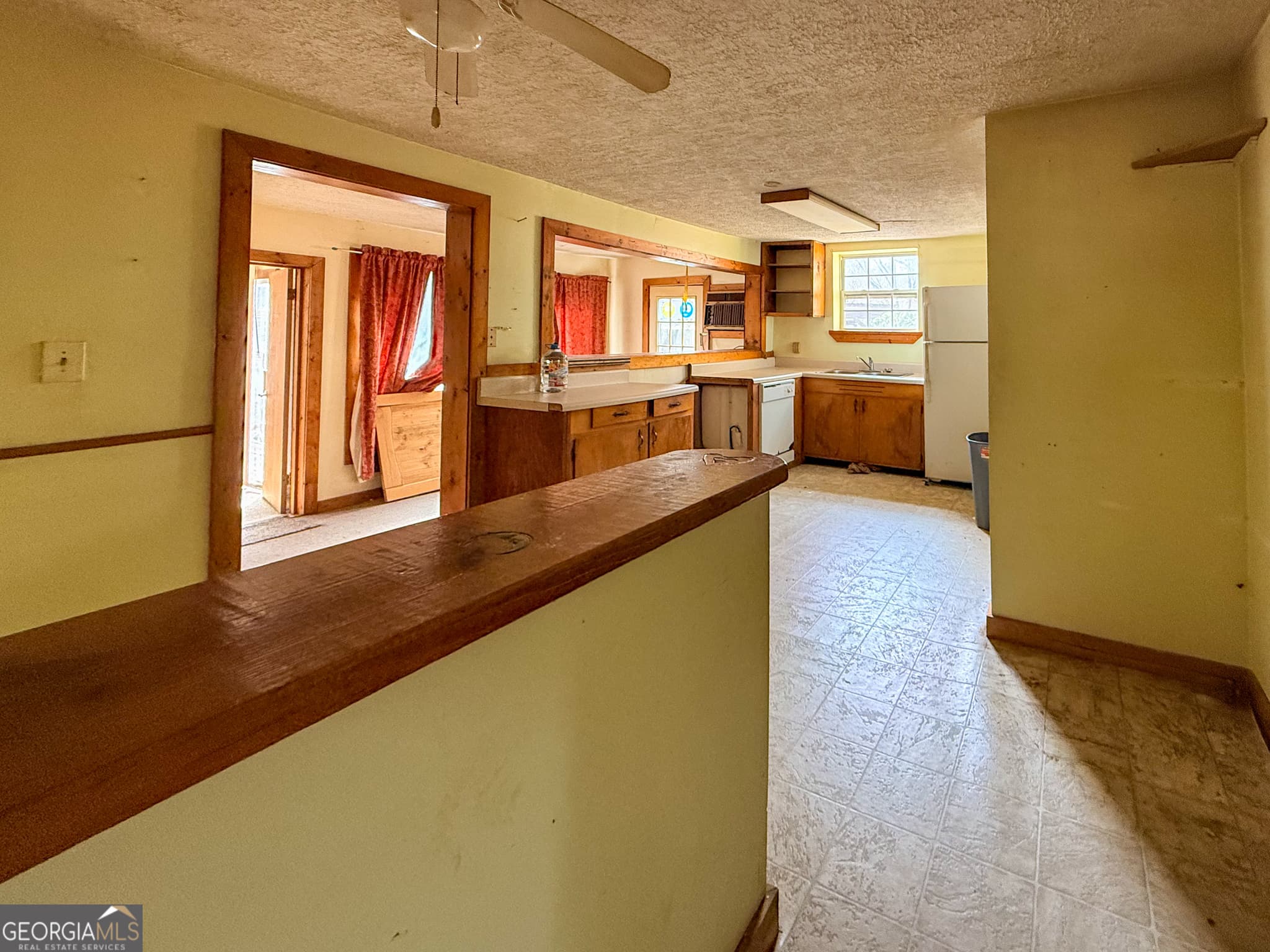 4 bedroom, 2 bathroom, 2,079 sq ft single family residence for sale at 2518 Bellview Lane, Young Harris, GA 30582 — photo 5