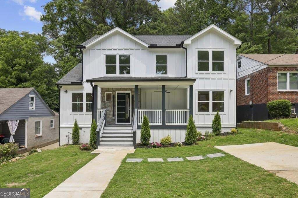 5 bedroom, 4 bathroom, 3,000 sq ft single family residence for sale at 1755 Emerald Avenue, Atlanta, GA 30310 — photo 1 of 47