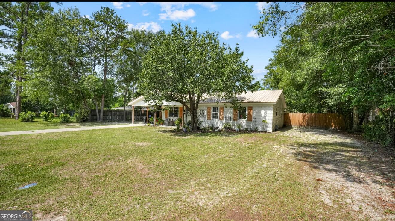 3 bedroom, 2 bathroom single family residence for sale at 706 Oak Villa Drive, Jesup, GA 31546 — photo 2
