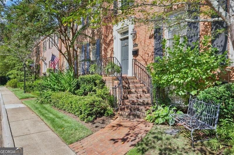 3 bedroom, 3.5 bathroom, 2,320 sq ft townhouse for sale at 3524 Paces Place A133, Atlanta, GA 30327 — photo 2