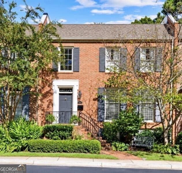 3 bedroom, 3.5 bathroom, 2,320 sq ft townhouse for sale at 3524 Paces Place A133, Atlanta, GA 30327 — photo 1 of 32