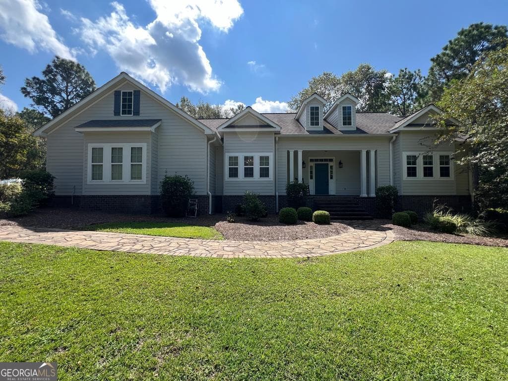 2,321 sq ft single family residence sold at 327 N Morningside Drive, Vidalia, GA 30474