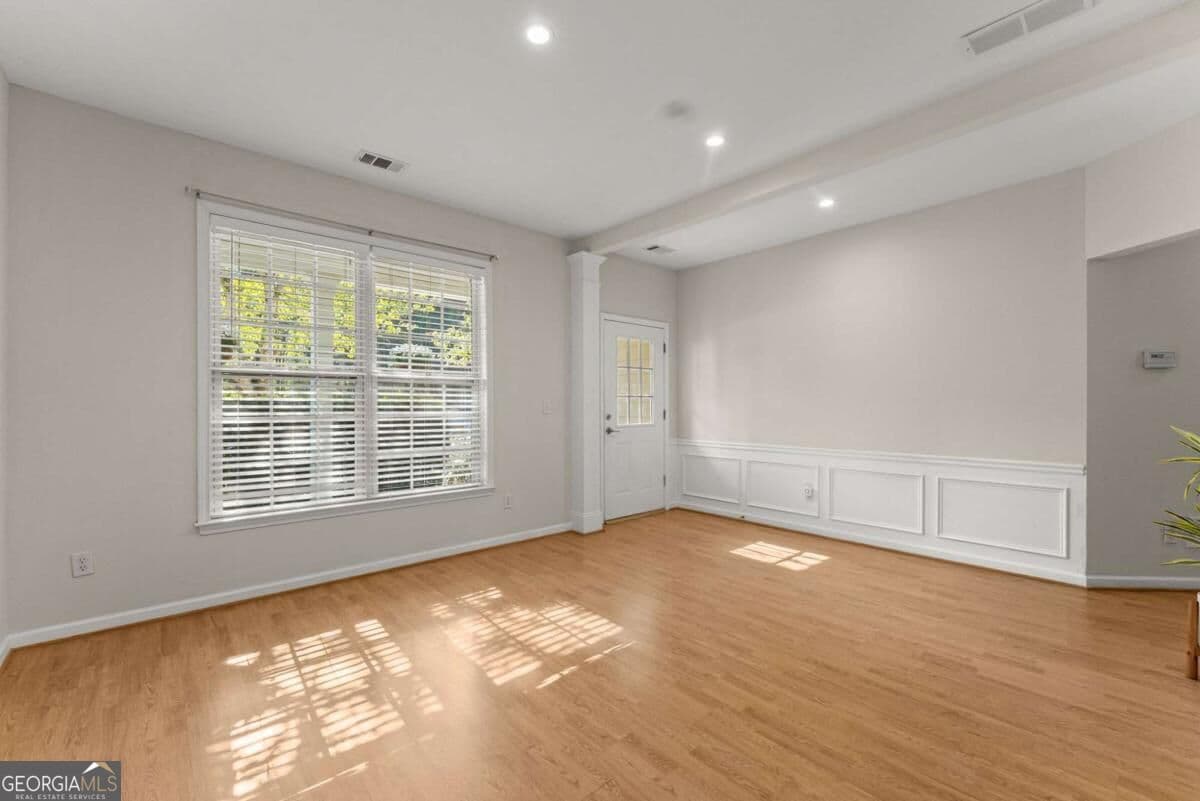 3 bedroom, 2.5 bathroom, 1,870 sq ft single family residence for sale at 220 Wytheford Court, Milton, GA 30004 — photo 9
