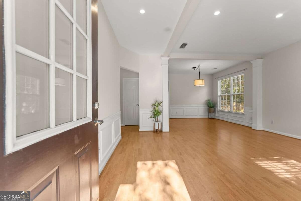 3 bedroom, 2.5 bathroom, 1,870 sq ft single family residence for sale at 220 Wytheford Court, Milton, GA 30004 — photo 8