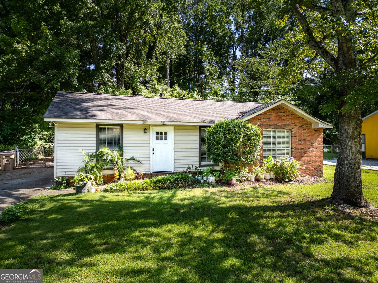 3 bedroom, 1 bathroom, 1,532 sq ft single family residence for sale at 103 Sedgefield Drive, Jonesboro, GA 30236 — photo 2