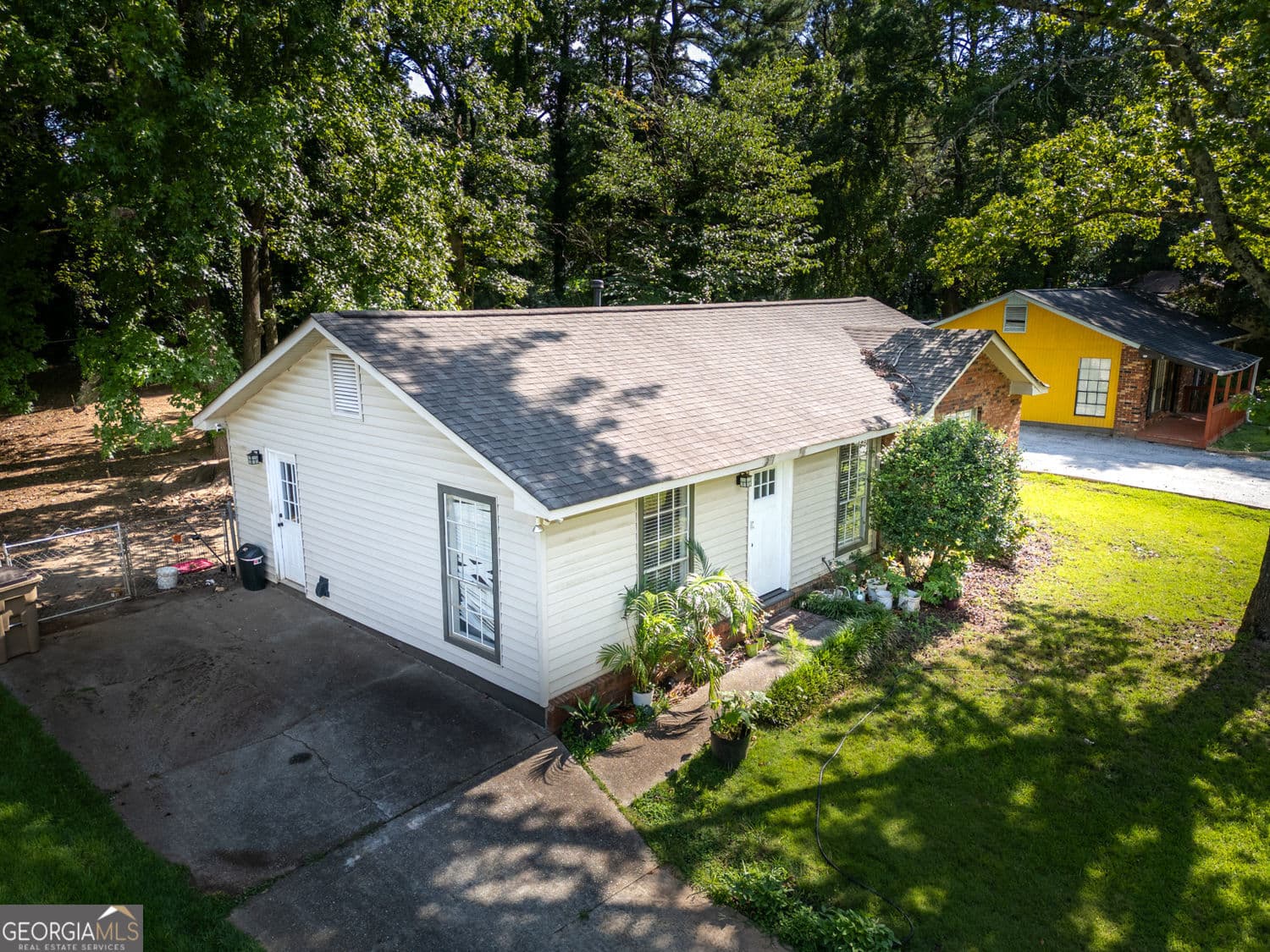 3 bedroom, 1 bathroom, 1,532 sq ft single family residence for sale at 103 Sedgefield Drive, Jonesboro, GA 30236 — photo 4