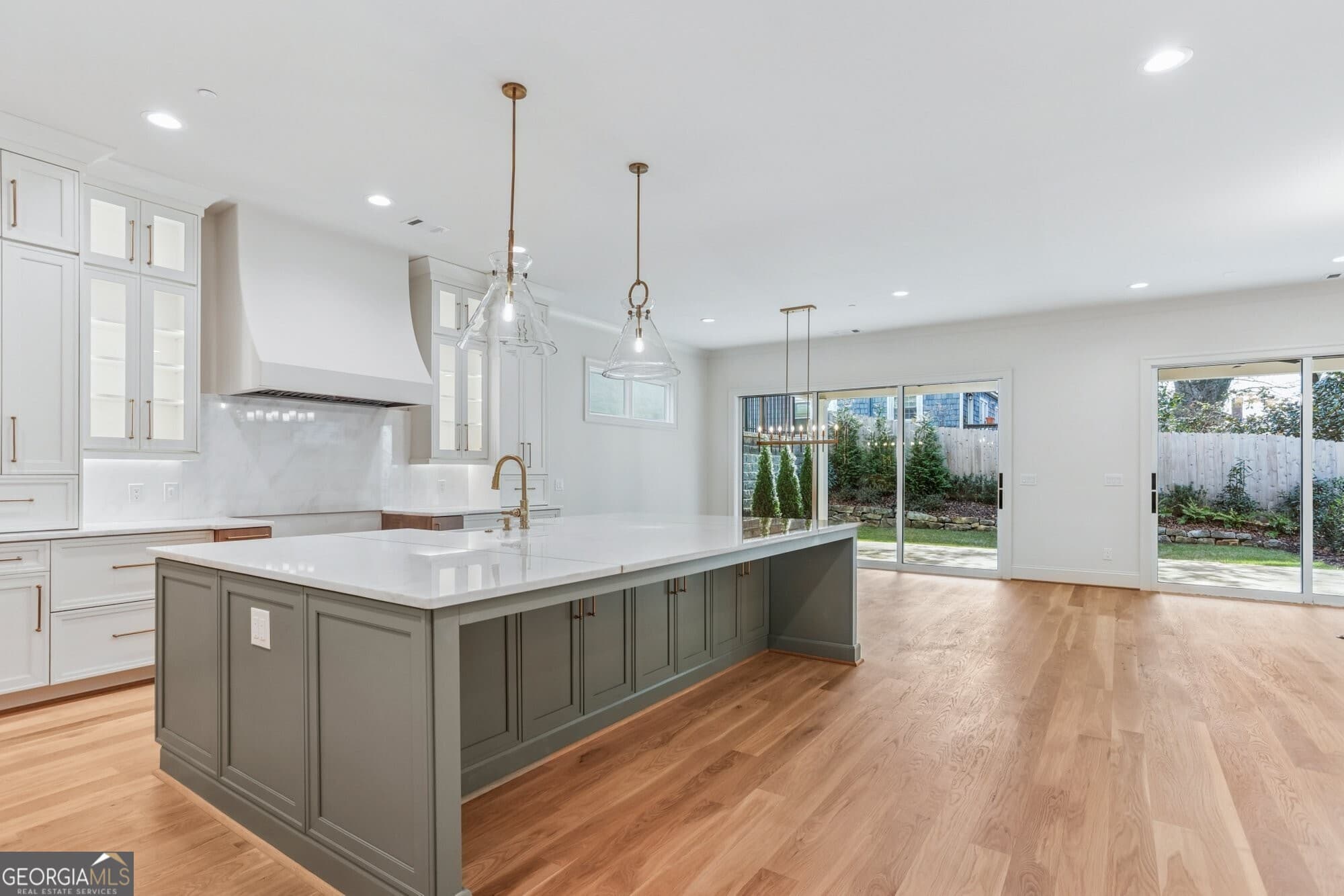 5 bedroom, 3 bathroom, 3,784 sq ft single family residence for sale at 494 Waterman Street, Marietta, GA 30060 — photo 9