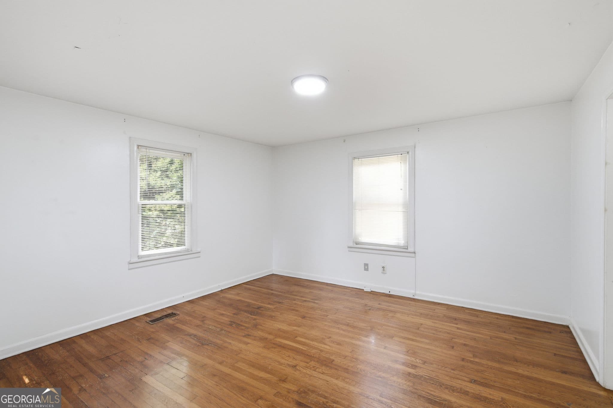 4 bedroom, 2 bathroom, 1,485 sq ft single family residence for sale at 37 Claire Drive, Atlanta, GA 30315 — photo 6