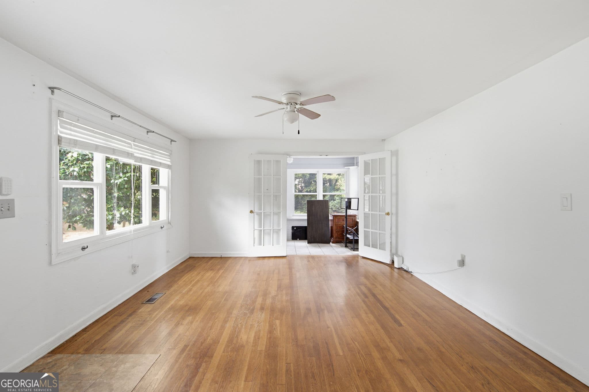 4 bedroom, 2 bathroom, 1,485 sq ft single family residence for sale at 37 Claire Drive, Atlanta, GA 30315 — photo 4