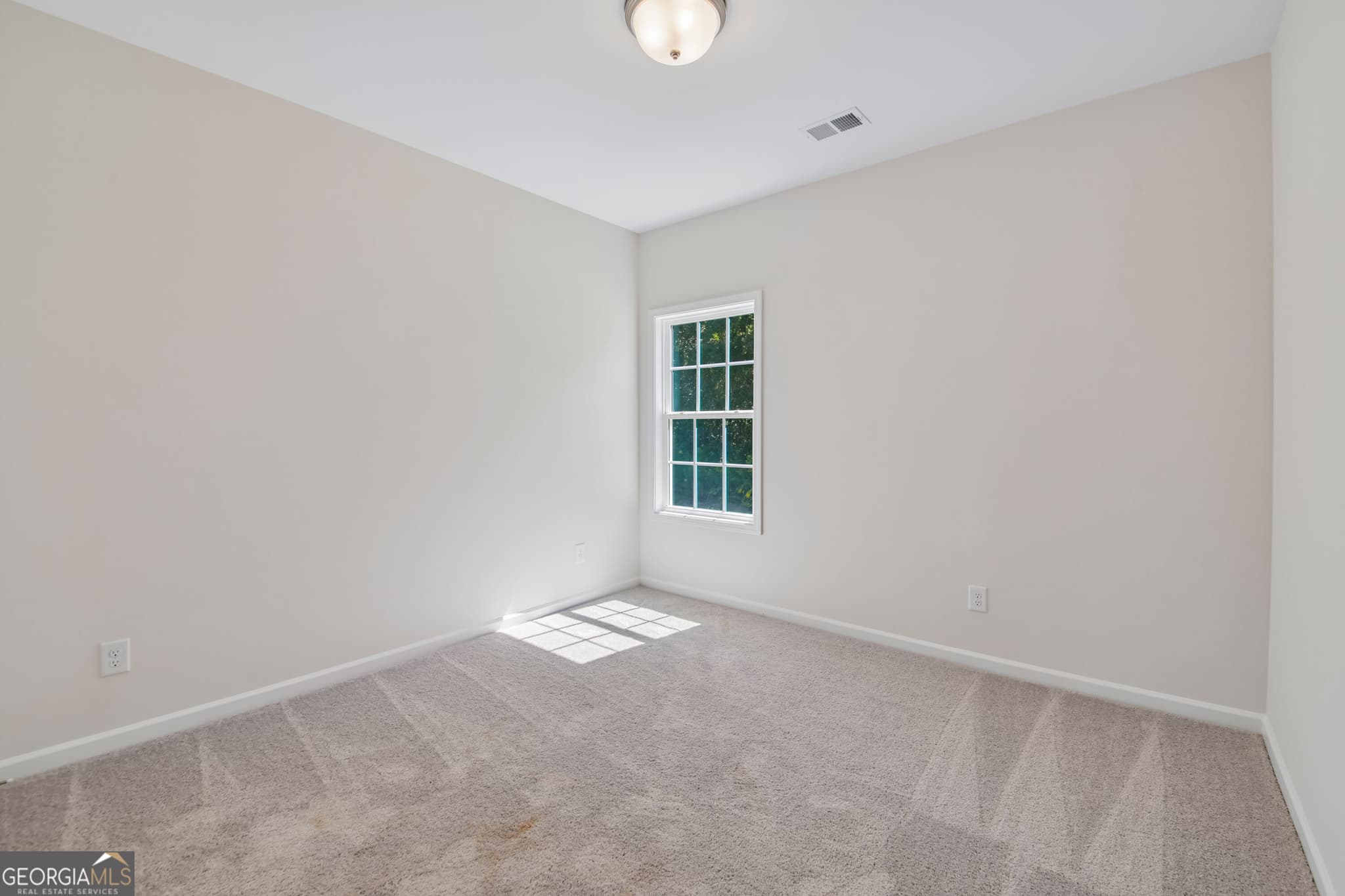 5 bedroom, 3 bathroom, 2,637 sq ft single family residence for sale at 221 Meadows Lane 189, Bonaire, GA 31005 — photo 7