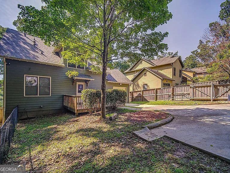 5 bedroom, 3 bathroom, 3,100 sq ft single family residence for rent at 3530 Glenwood Road, Decatur, GA 30032 for $3,300 a month — photo 2