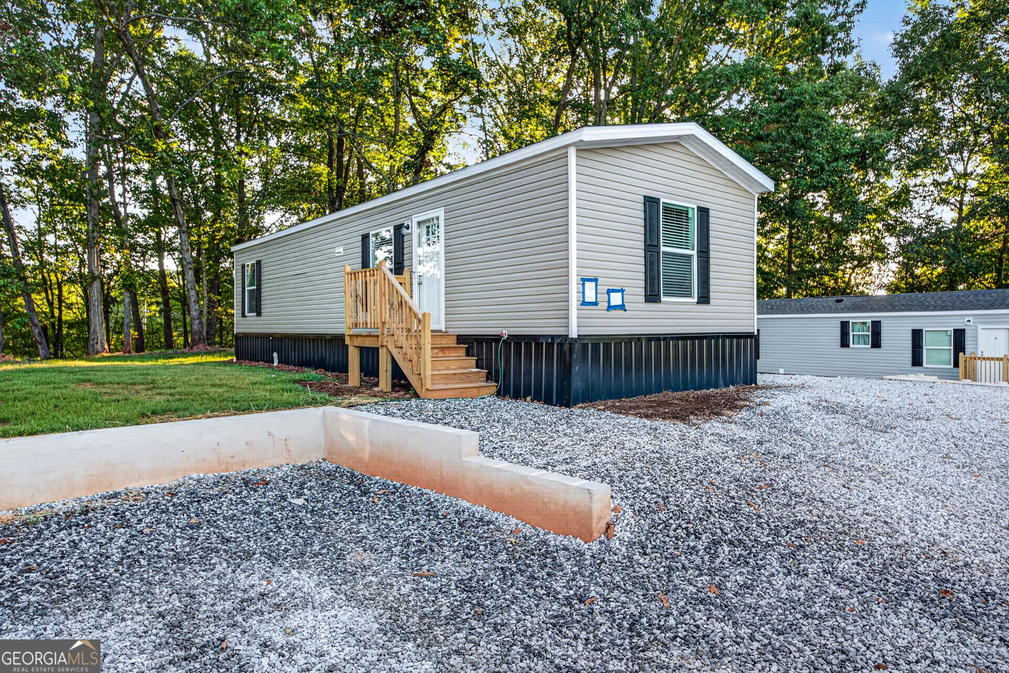 2 bedroom, 1 bathroom, 877 sq ft manufactured home,single family residence for sale at 61 Bennys Drive, Cleveland, GA 30528 — photo 3