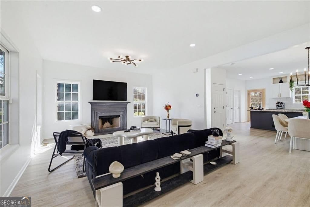 4 bedroom, 3.5 bathroom, 2,496 sq ft single family residence for sale at 181 South Avenue, Atlanta, GA 30315 — photo 6