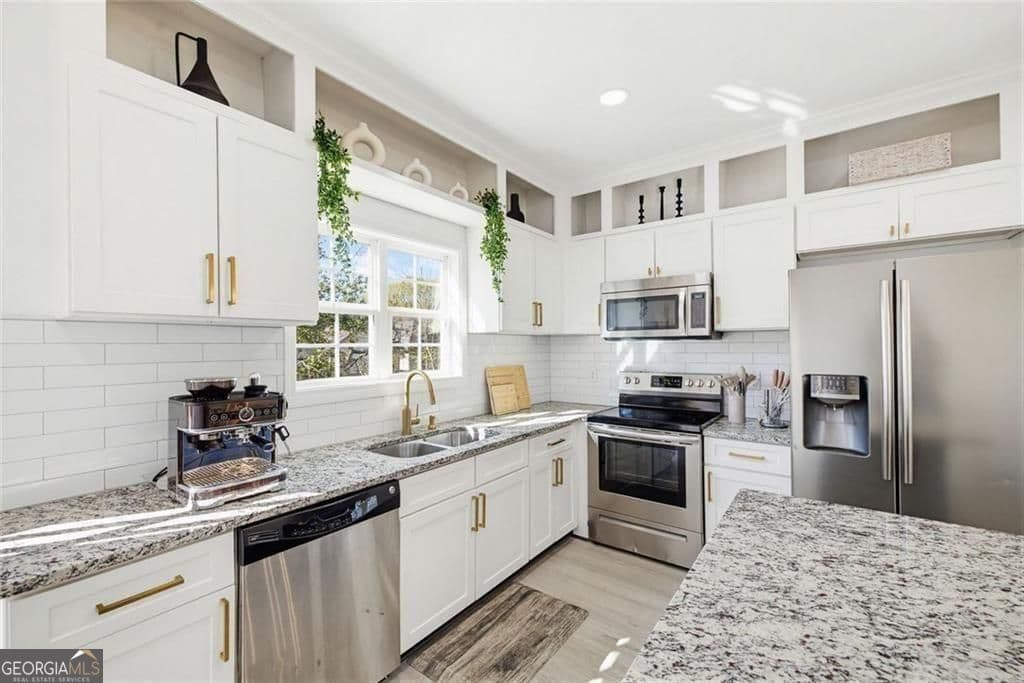 4 bedroom, 3.5 bathroom, 2,496 sq ft single family residence for sale at 181 South Avenue, Atlanta, GA 30315 — photo 9