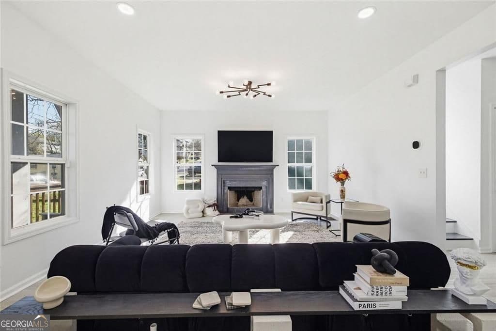 4 bedroom, 3.5 bathroom, 2,496 sq ft single family residence for sale at 181 South Avenue, Atlanta, GA 30315 — photo 4