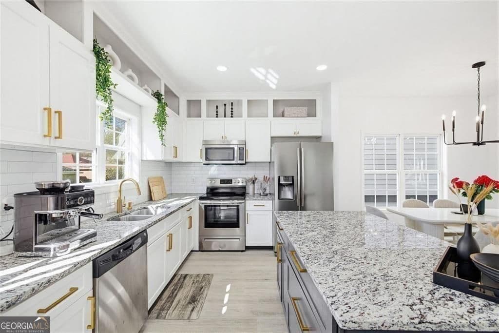 4 bedroom, 3.5 bathroom, 2,496 sq ft single family residence for sale at 181 South Avenue, Atlanta, GA 30315 — photo 8