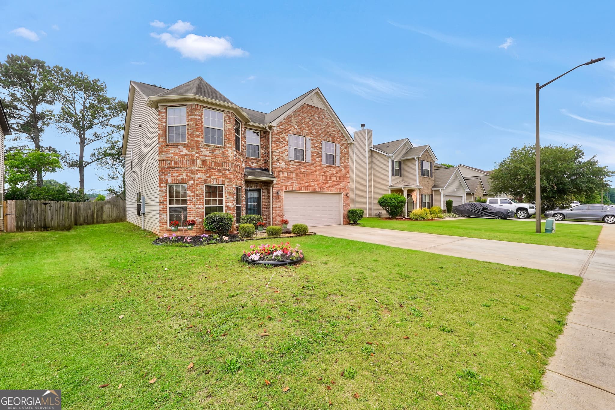 5 bedroom, 3 bathroom, 3,106 sq ft single family residence for sale at 942 Amelia Drive, Byron, GA 31008 — photo 2