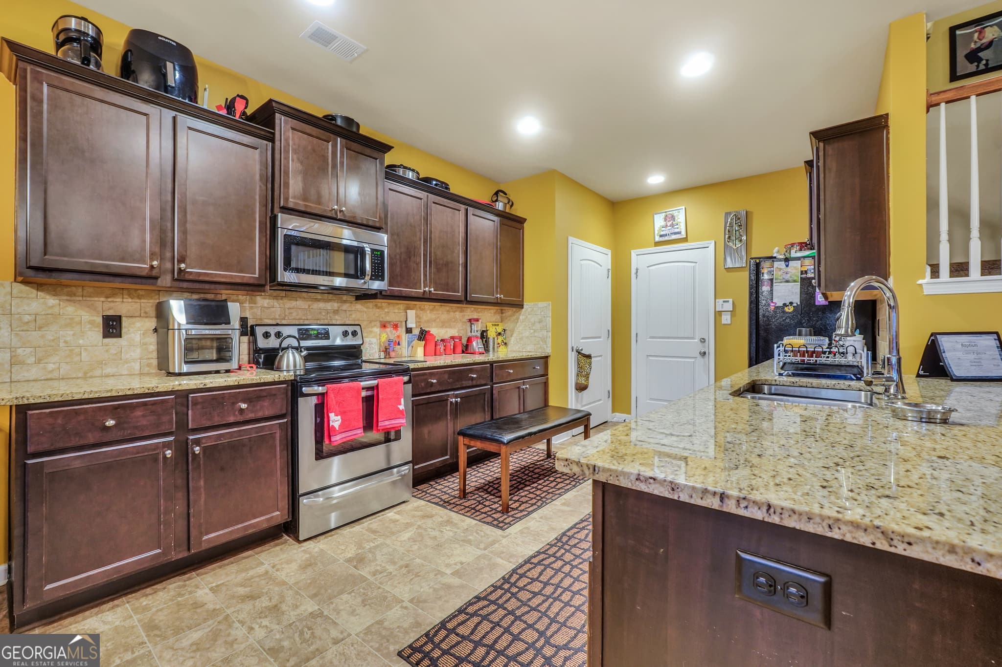 5 bedroom, 3 bathroom, 3,106 sq ft single family residence for sale at 942 Amelia Drive, Byron, GA 31008 — photo 9