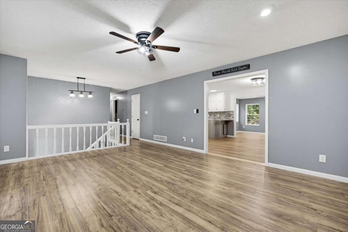 4 bedroom, 2 bathroom, 1,878 sq ft single family residence for sale at 1749 Charrington Way, Powder Springs, GA 30127 — photo 5