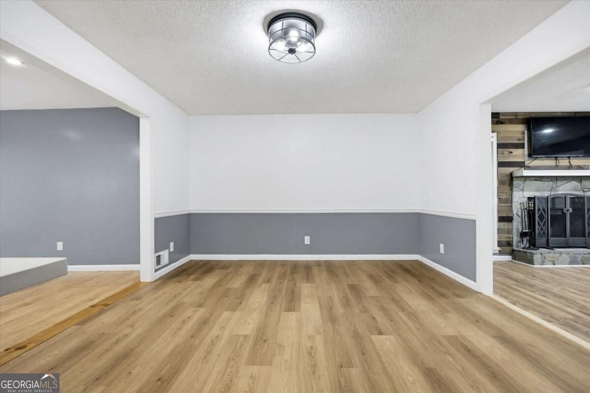 4 bedroom, 2 bathroom, 1,878 sq ft single family residence for sale at 1749 Charrington Way, Powder Springs, GA 30127 — photo 9
