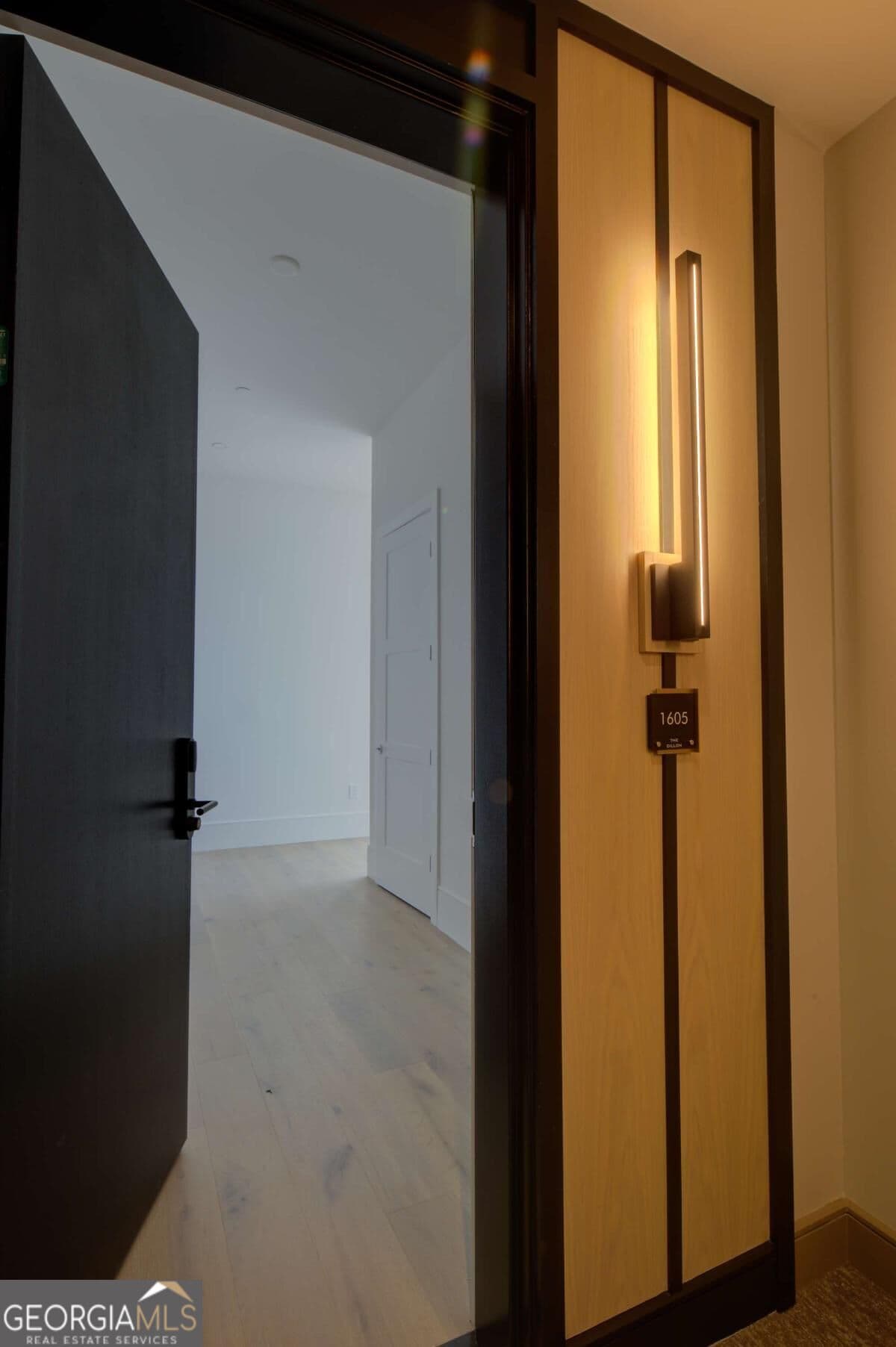 3 bedroom, 3.5 bathroom, 2,985 sq ft condominium for sale at 2425 Peachtree Road 1605, Atlanta, GA 30305 — photo 6