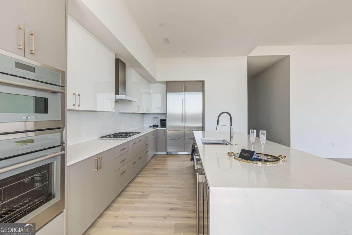 3 bedroom, 3.5 bathroom, 2,985 sq ft condominium for sale at 2425 Peachtree Road 1605, Atlanta, GA 30305 — photo 9