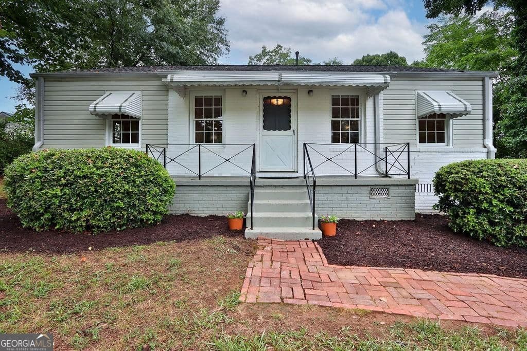 3 bedroom, 1 bathroom, 1,170 sq ft single family residence for sale at 1329 Blanche Drive, Marietta, GA 30067 — photo 4