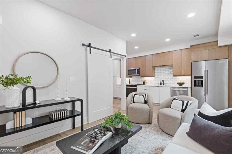 1 bedroom, 1 bathroom, 632 sq ft loft,condominium for sale at 108 Park Place UNIT 103, Decatur, GA 30030 — photo 10