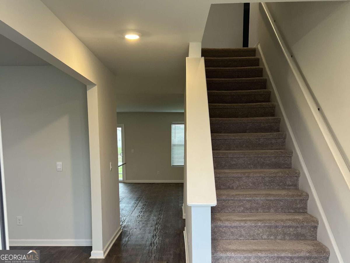5 bedroom, 3.5 bathroom, 2,714 sq ft single family residence for sale at 704 Chickadee Street, Bloomingdale, GA 31302 — photo 2
