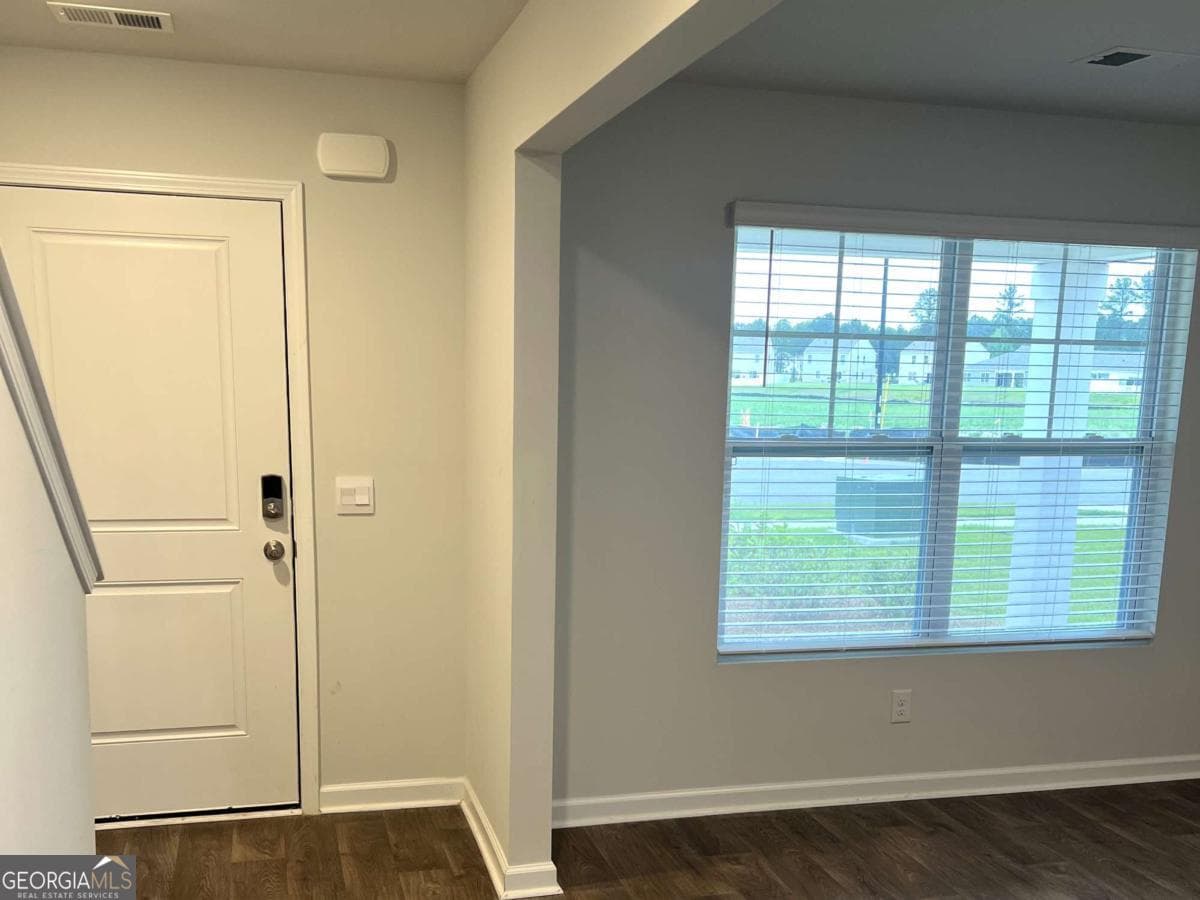 5 bedroom, 3.5 bathroom, 2,714 sq ft single family residence for sale at 704 Chickadee Street, Bloomingdale, GA 31302 — photo 4