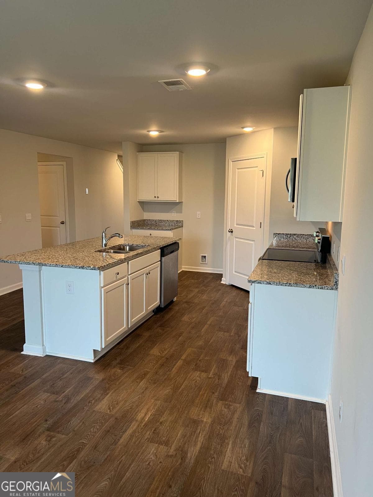 5 bedroom, 3.5 bathroom, 2,714 sq ft single family residence for sale at 704 Chickadee Street, Bloomingdale, GA 31302 — photo 8