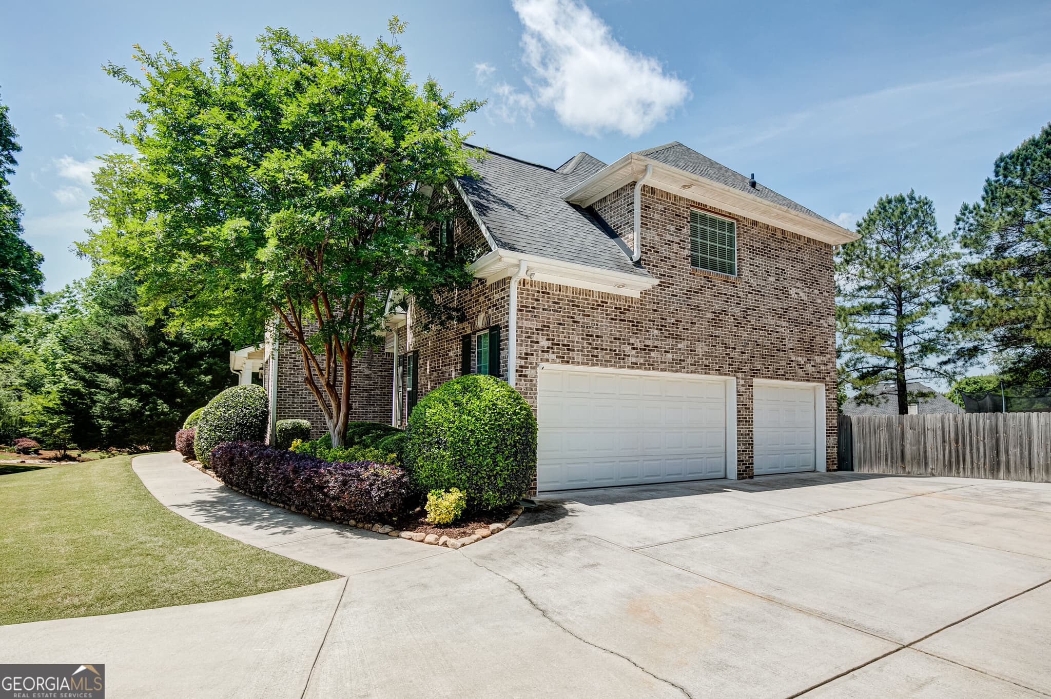 5 bedroom, 3.5 bathroom, 2,987 sq ft single family residence for sale at 305 Mary Delores Court, Senoia, GA 30276 — photo 6