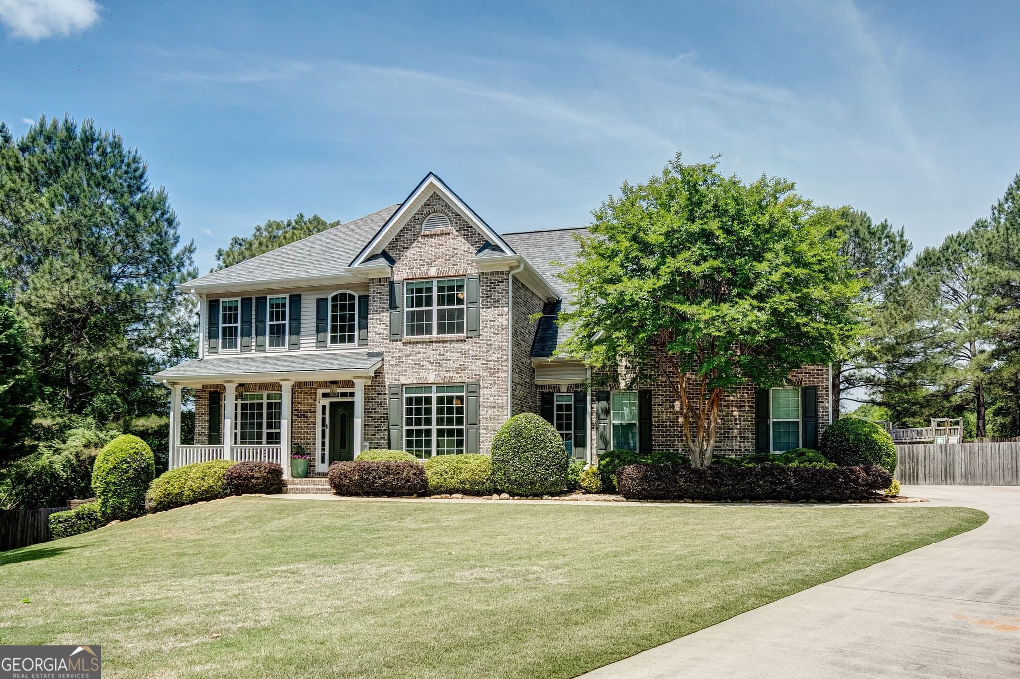 5 bedroom, 3.5 bathroom, 2,987 sq ft single family residence for sale at 305 Mary Delores Court, Senoia, GA 30276 — photo 5