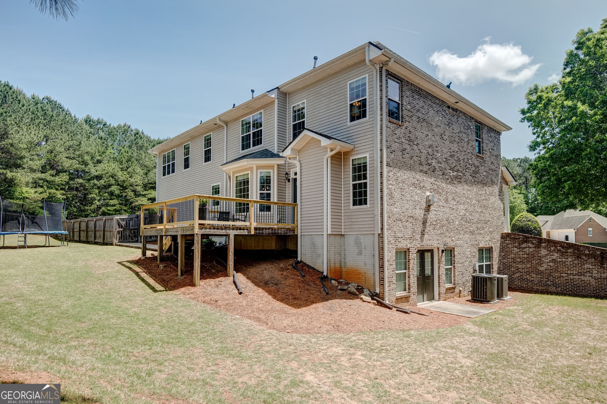 5 bedroom, 3.5 bathroom, 2,987 sq ft single family residence for sale at 305 Mary Delores Court, Senoia, GA 30276 — photo 4