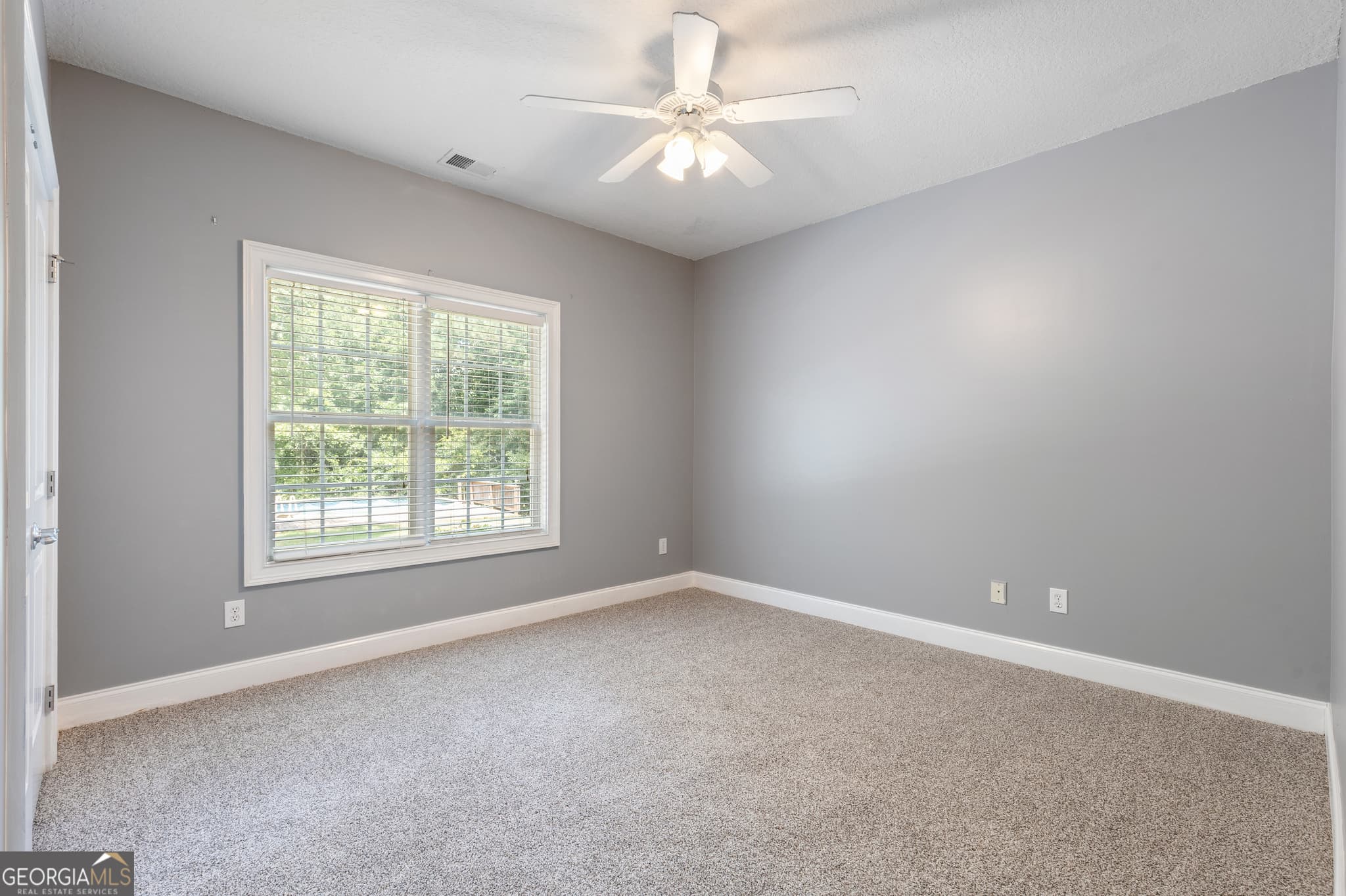 4 bedroom, 3 bathroom, 2,467 sq ft single family residence for sale at 155 Rose Creek Drive, Covington, GA 30014 — photo 4