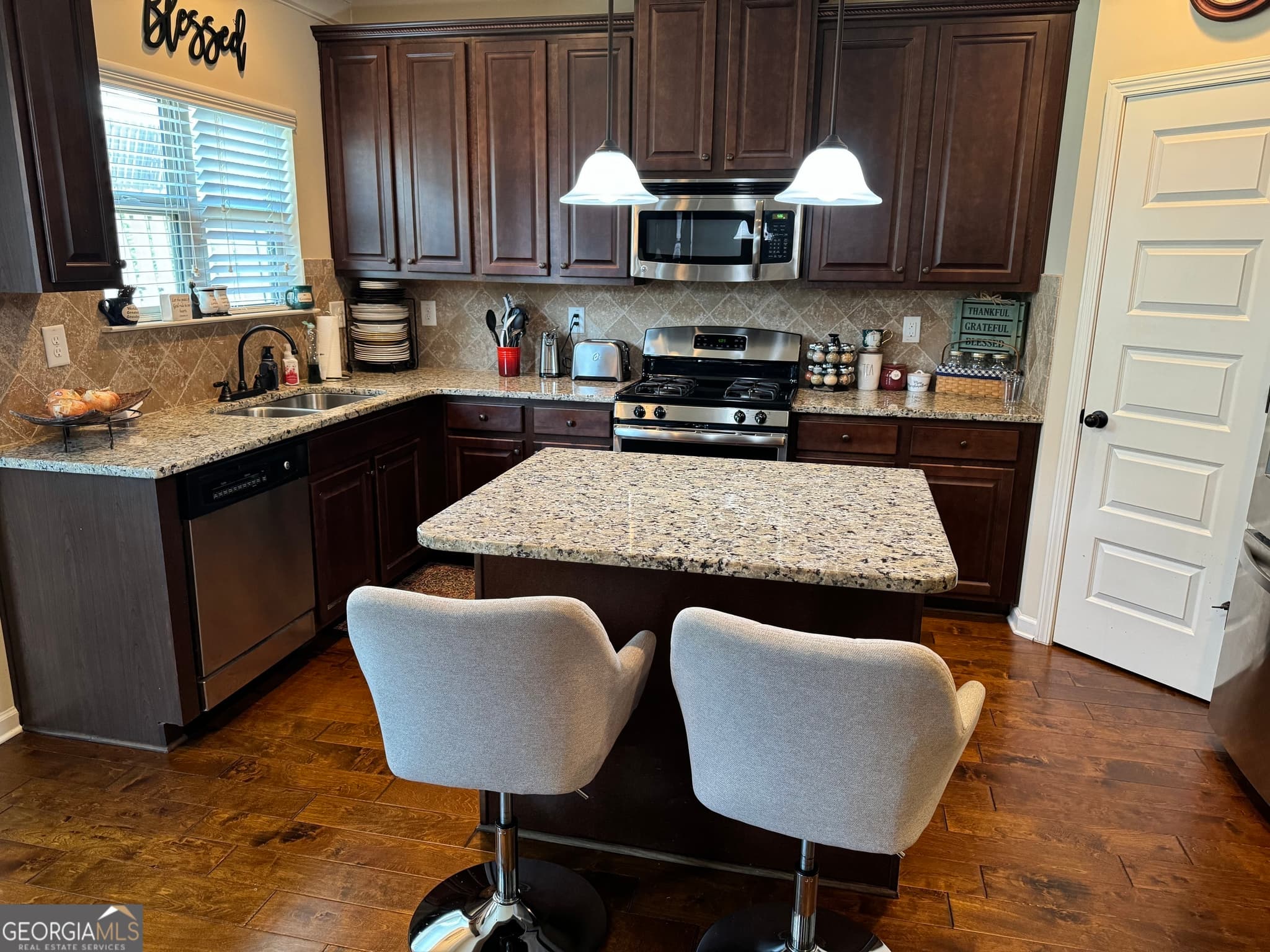 4 bedroom, 3.5 bathroom, 2,910 sq ft single family residence for sale at 860 Nevis Way, Mcdonough, GA 30253 — photo 3